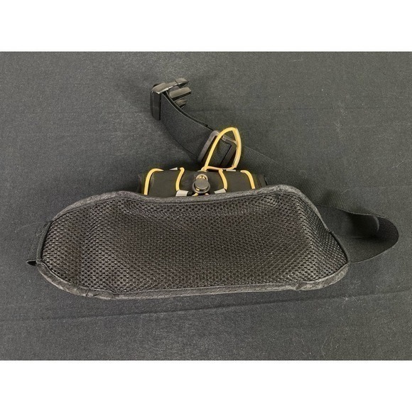 Runner's World Fanny Pack Running Belt Waist Bag Jogging Gear Accessory Black - Picture 9 of 10